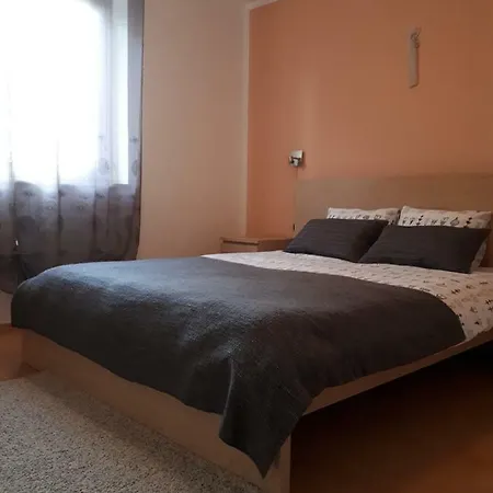 Lea Apartment *